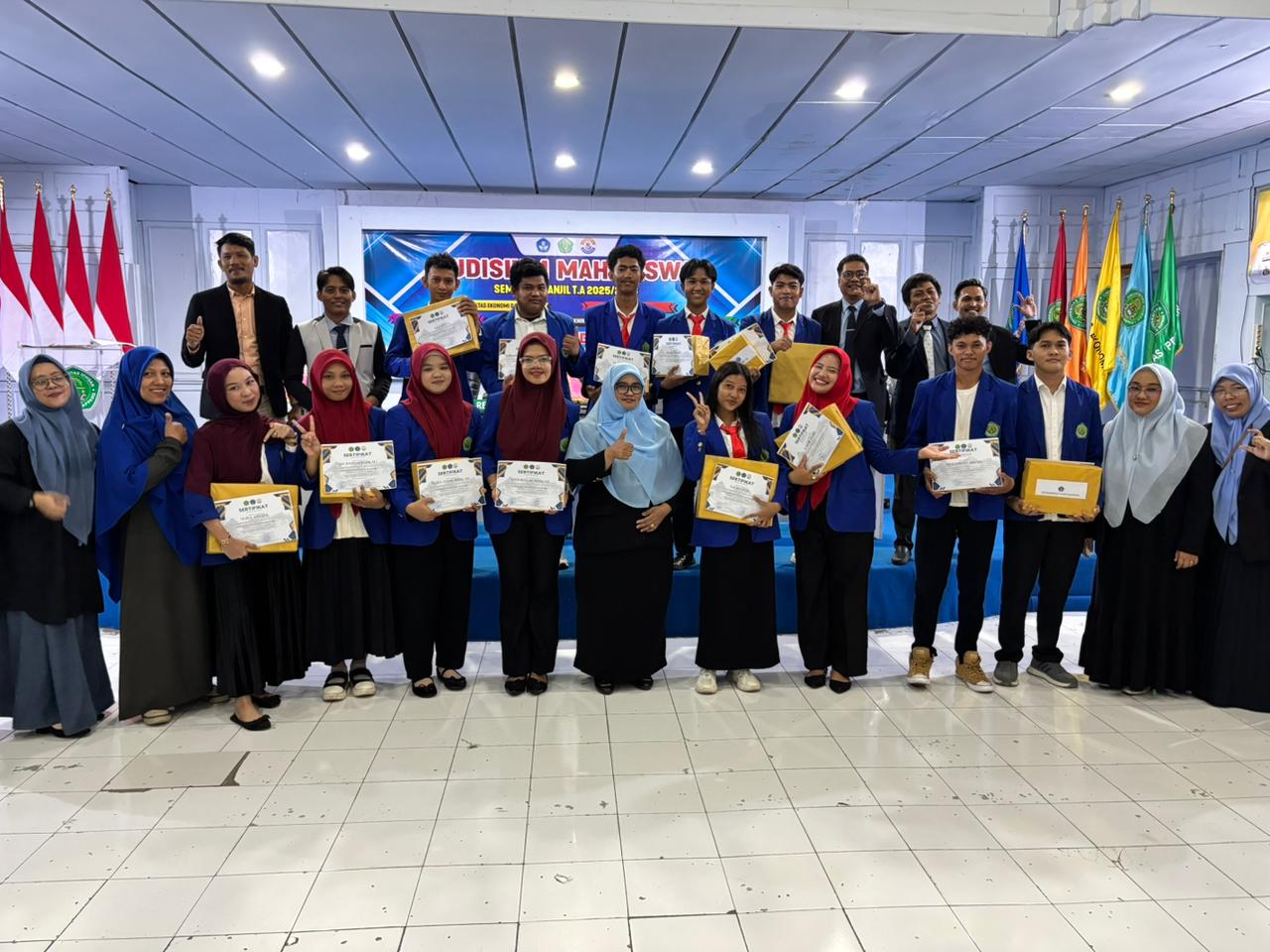 Fikom UNISAN Berikan Penghargaan kepada 22 Mahasiswa Berprestasi