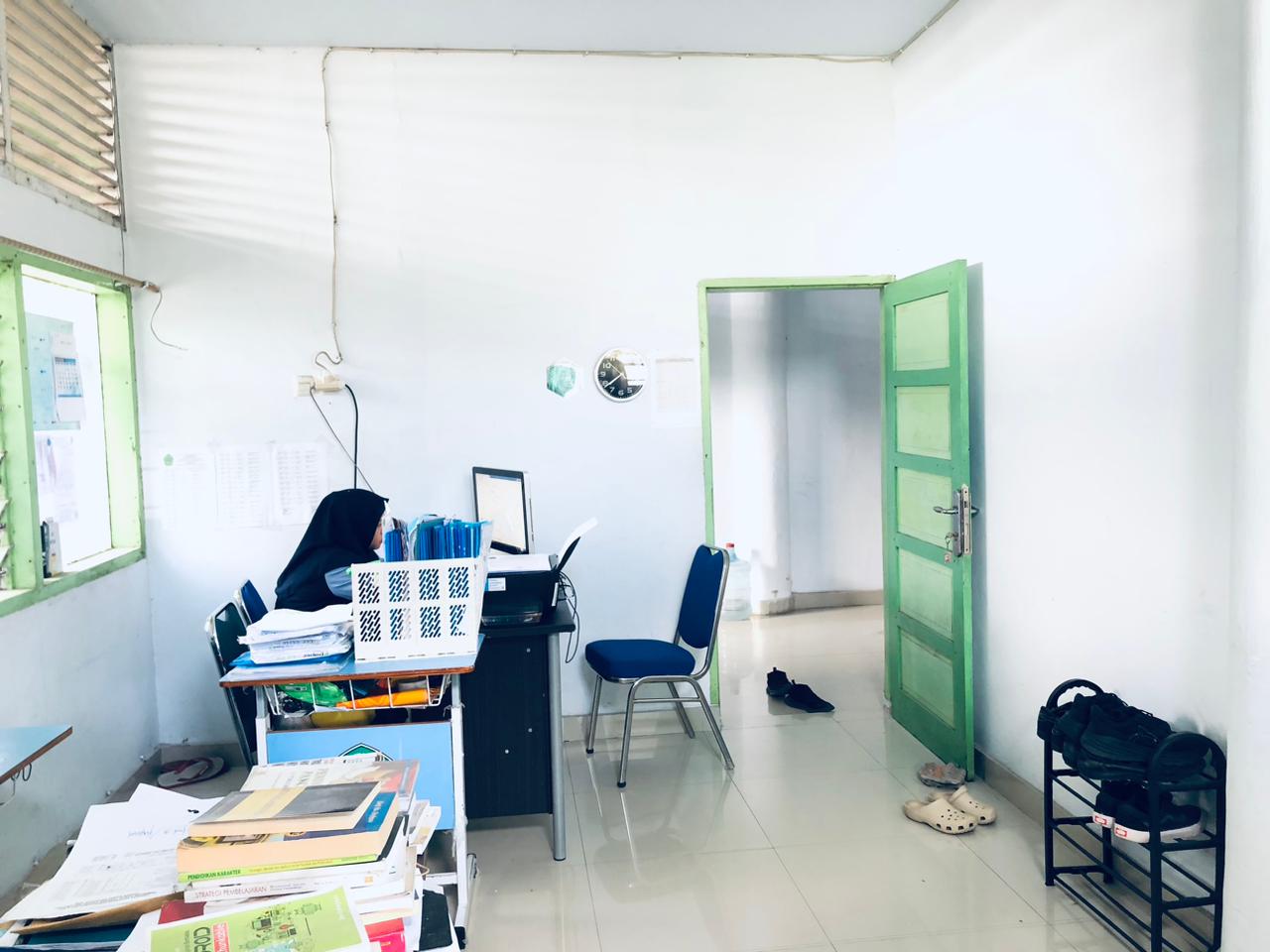 RUANG PROGRAM STUDI DAN SEKRETARIAT